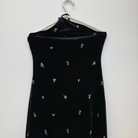 WEWOREWHAT High Neck Flower Dress - Picture 9 of 10